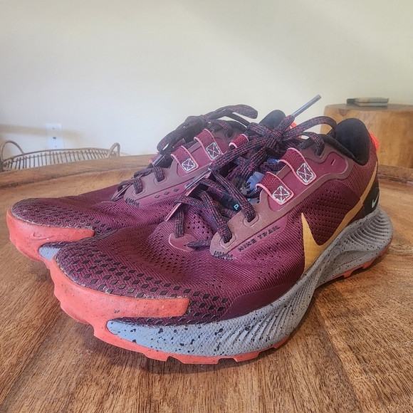 Nike Pegasus Trail 3 Hiking Running Shoes Beetroot DA8697-600 Mens Size 8 main image 9